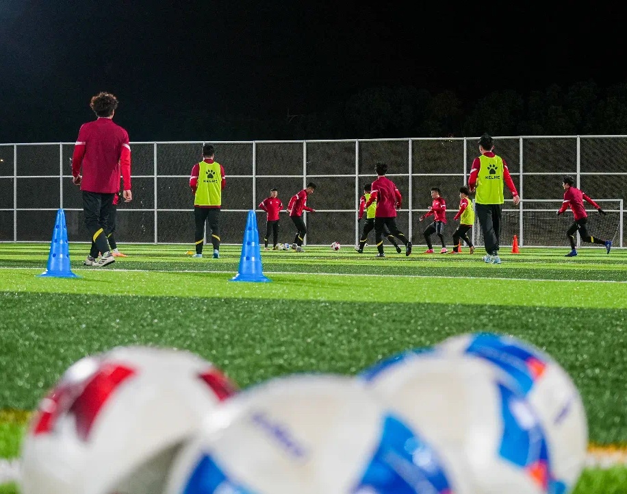 利物浦欧冠大名单：萨拉赫缺阵！范戴克领衔，维尔茨在列