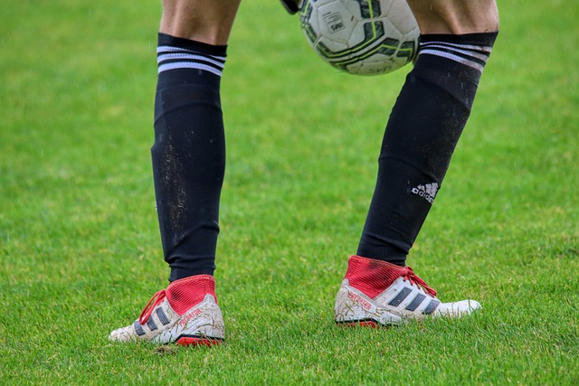 自然年国家队+顶级联赛俱乐部进球数历史前10：梅西91球第1