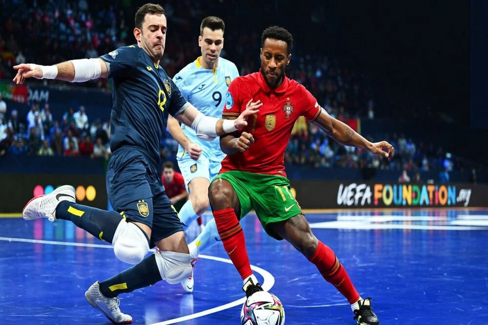 若塔曾为两队效力过，波尔图vs马竞赛前致敬若塔兄弟